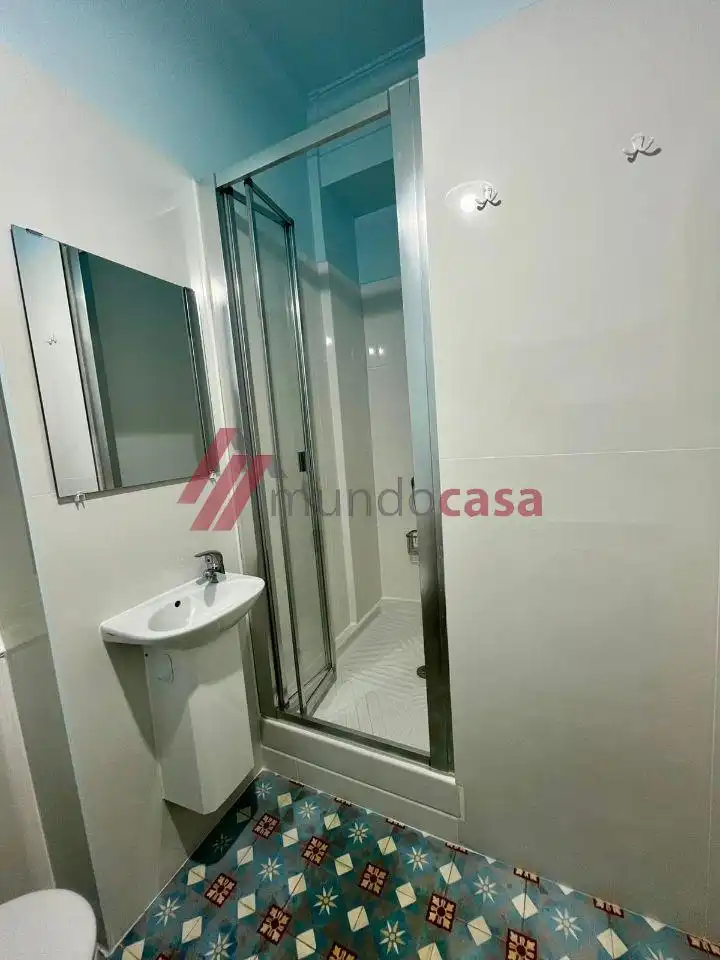 Bathroom of Flat for share in Ferrol  with Heating, Parquet flooring and Furnished
