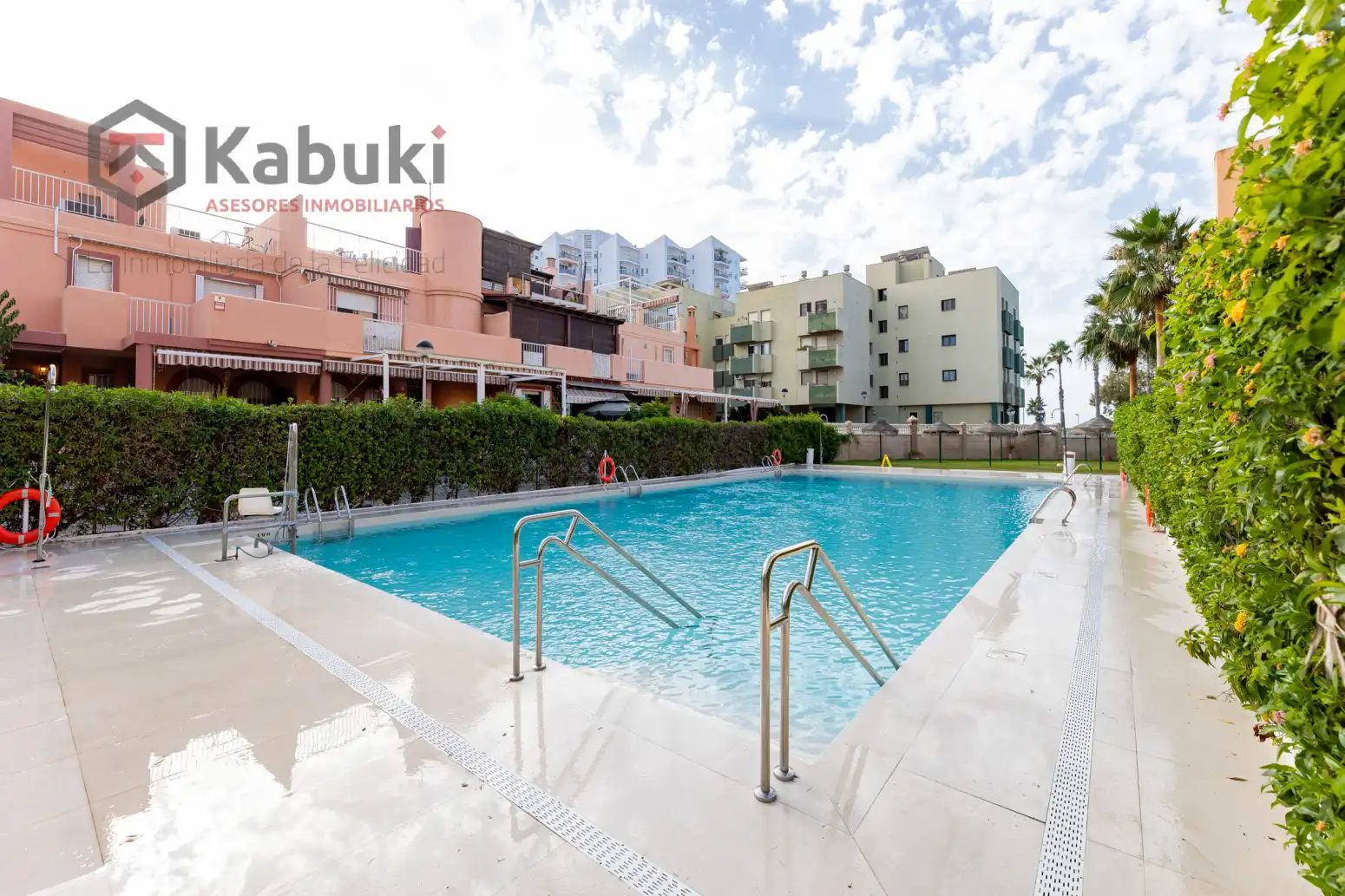Schwimmbecken von Wohnung zur Miete in Salobreña mit Privatgarten, Terrasse und Schwimmbad
