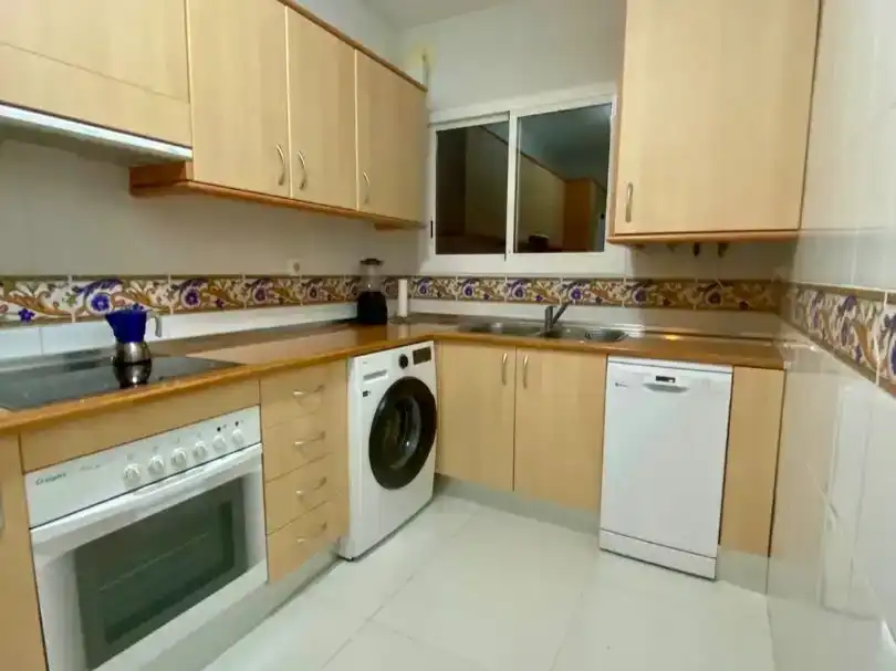 Küche von Wohnung zur Miete in Marbella mit Klimaanlage, Privatgarten und Schwimmbad