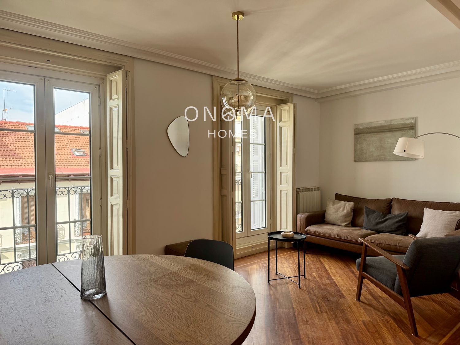 Sala d'estar de Dúplex de lloguer en  Madrid Capital amb Aire condicionat, Terrassa i Moblat