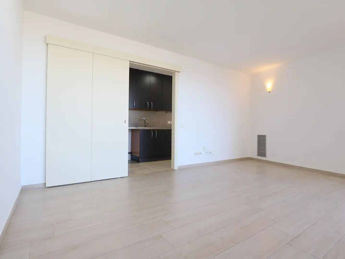 Sala d'estar de Pis en venda en Sant Adrià de Besòs amb Aire condicionat, Calefacció i Jardí privat