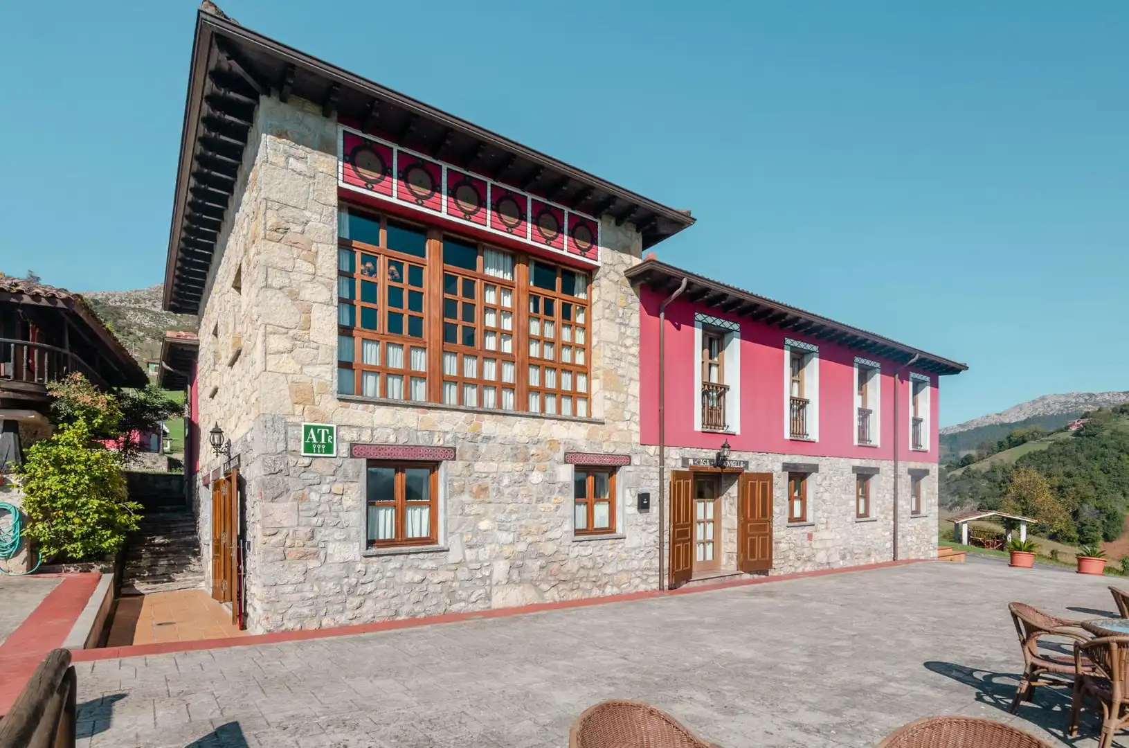 Vista exterior de Edificio en venta en Parres, Asturias