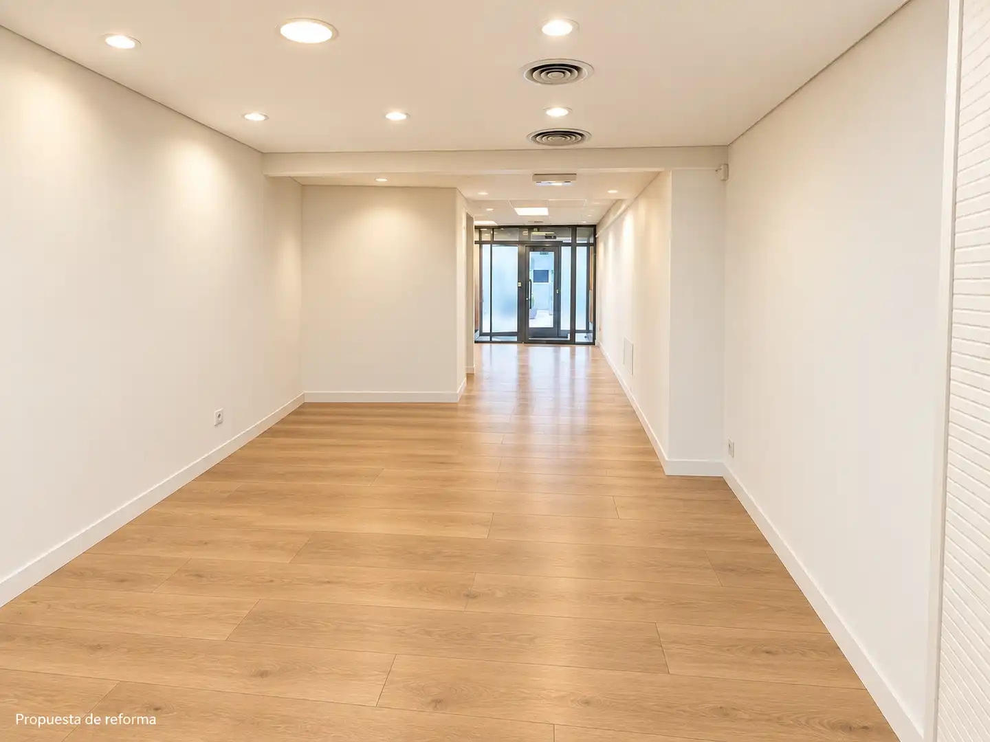 Local comercial en venda a Gran Via de les Corts Catalanes 1088
