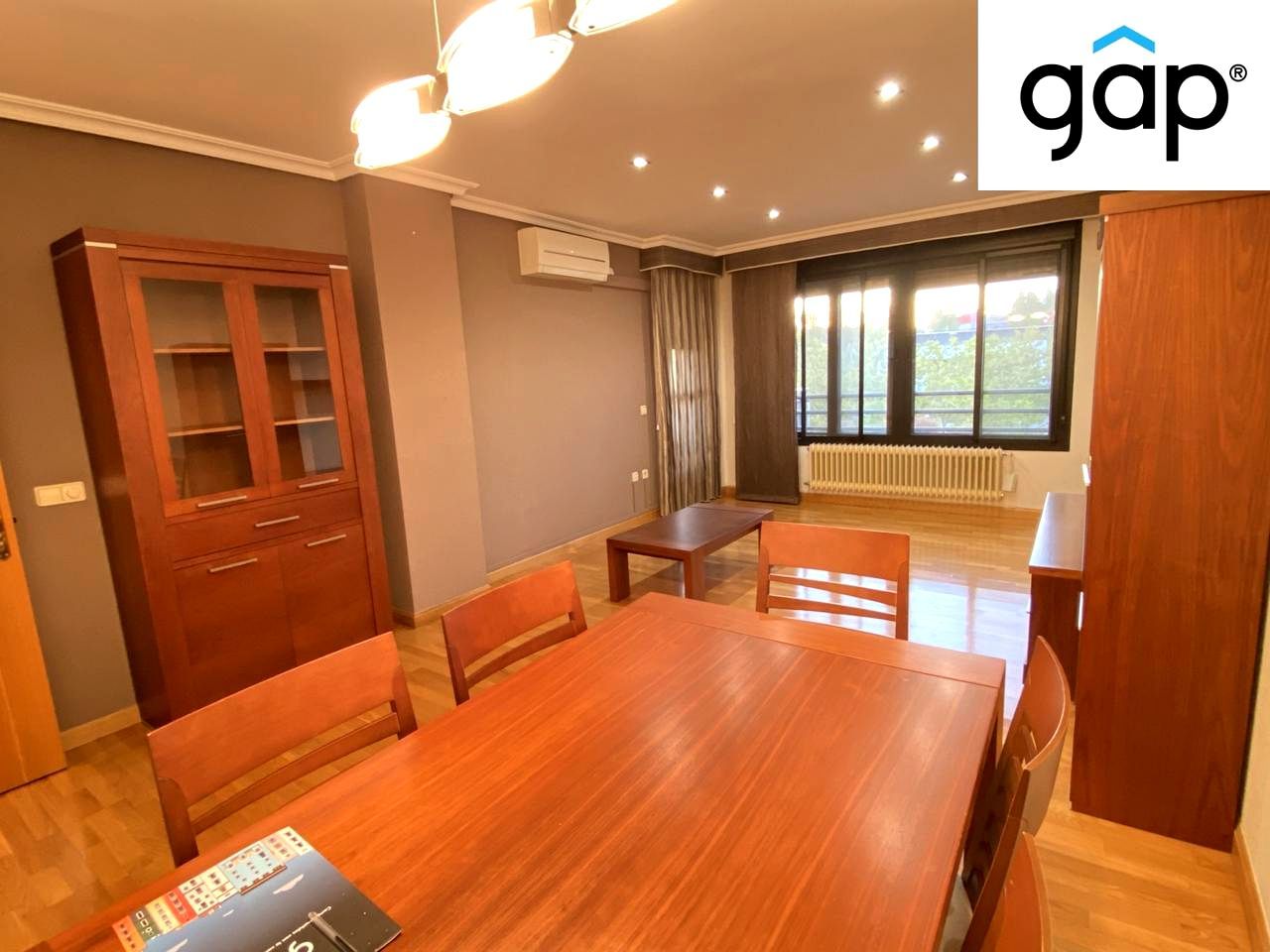 Dining room of Flat for sale in Cuenca Capital  with Air Conditioner, Heating and Parquet flooring