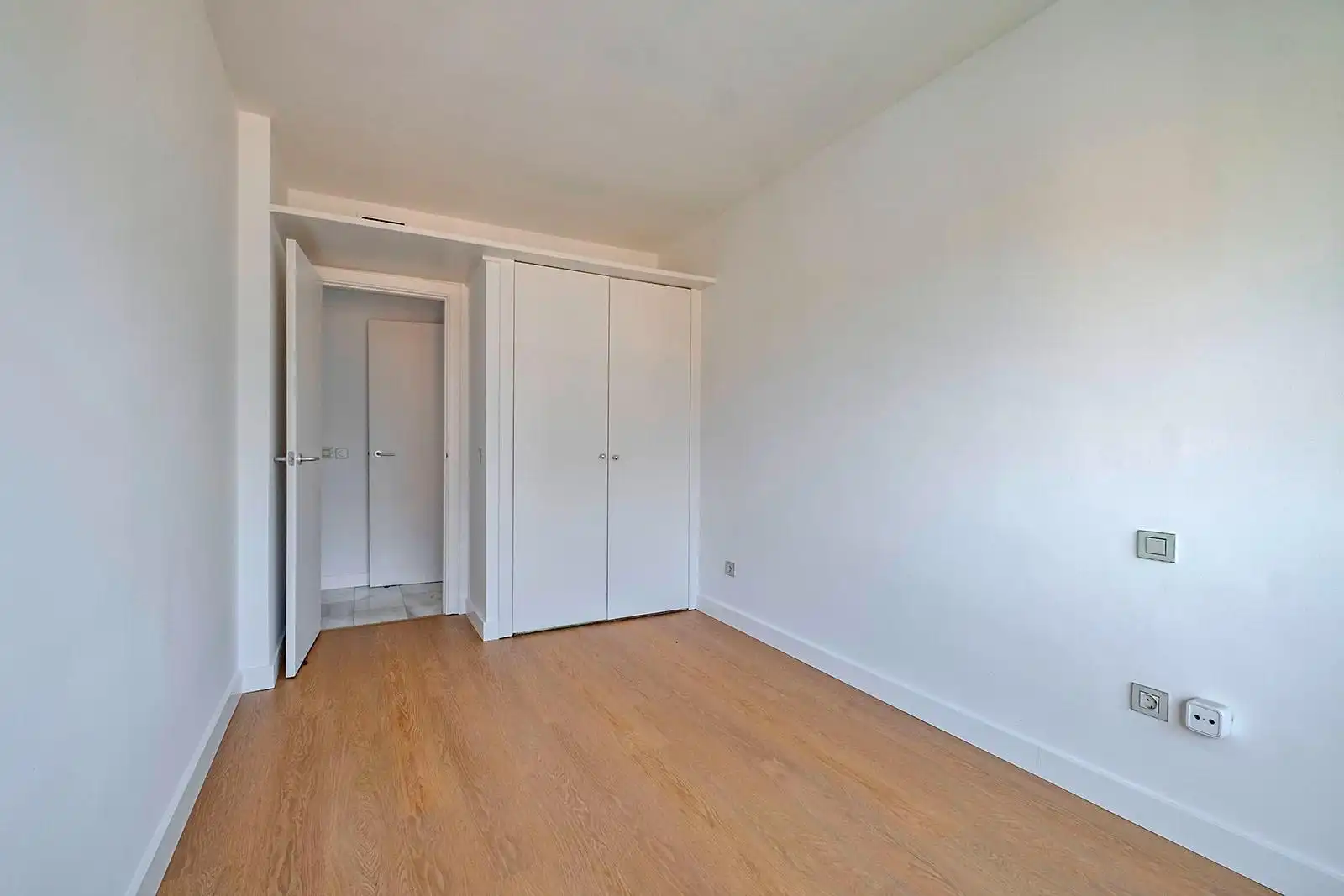 Habitación de Ático de alquiler en Pozuelo de Alarcón con Aire acondicionado, Calefacción y Jardín privado