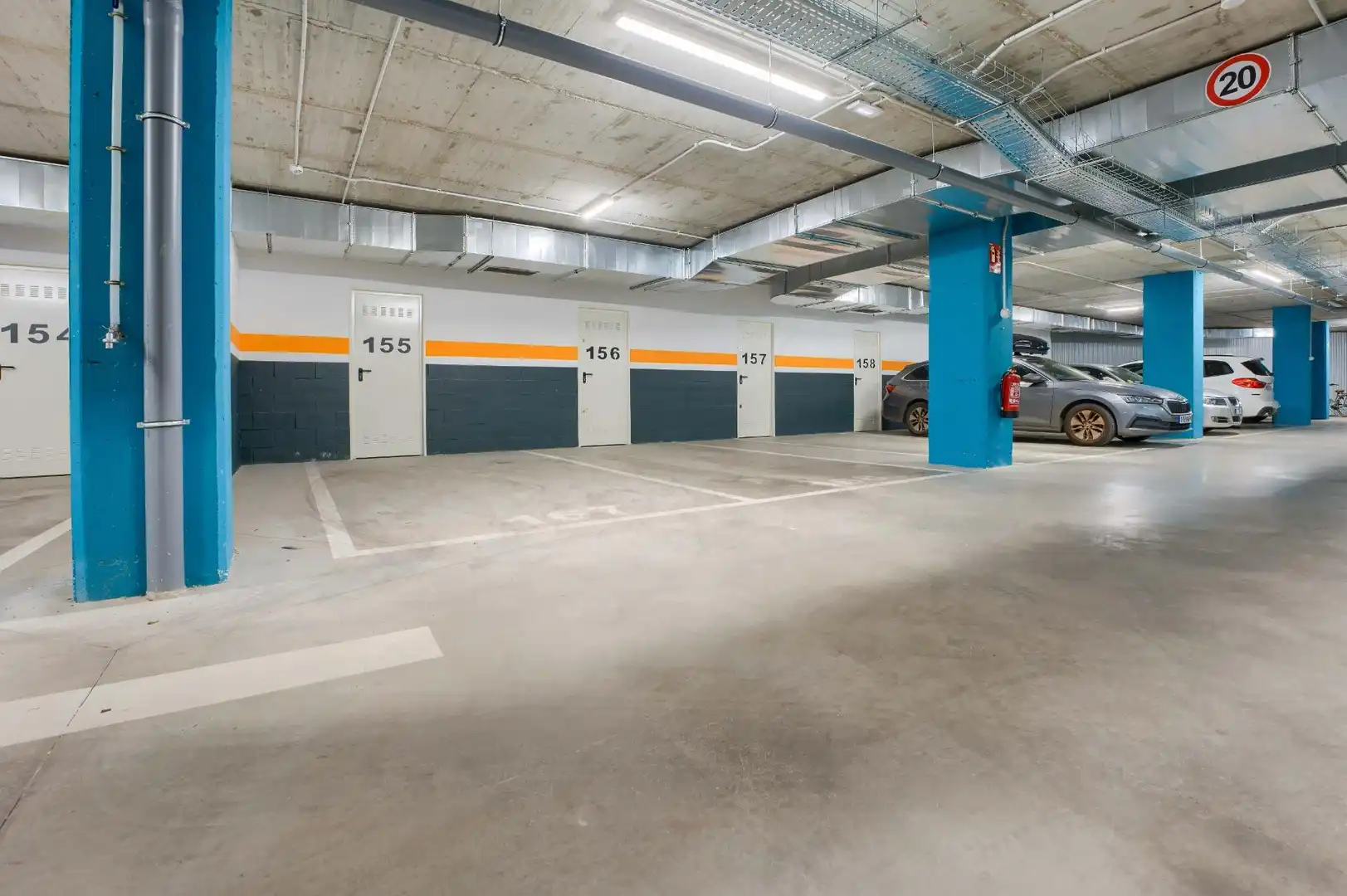 Parking of Flat for sale in Sevilla  with Air Conditioner and Terrace