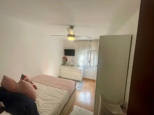 Habitación de Piso en venta en L'Hospitalet de Llobregat con Parquet y Amueblado