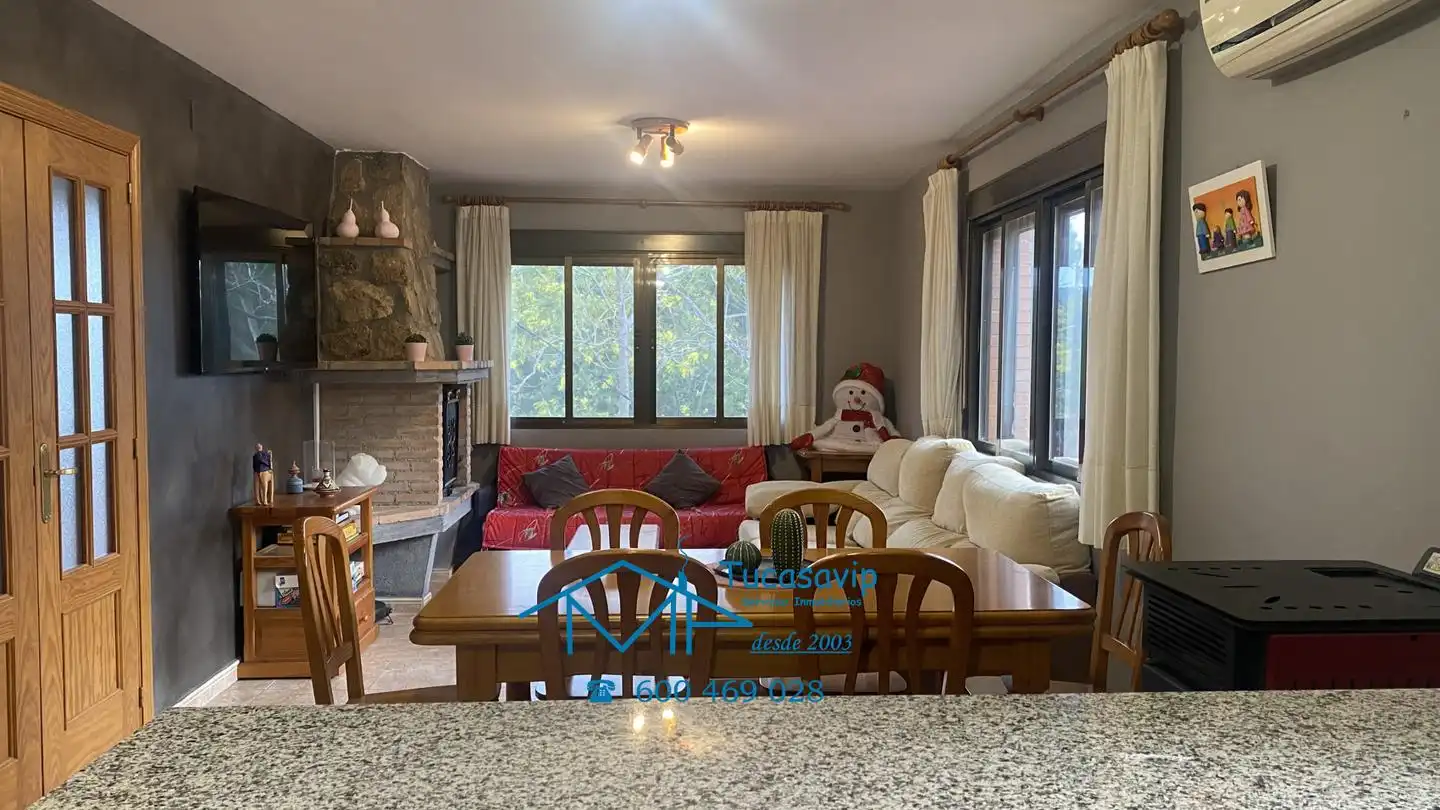 Houses for sale in El Tiemblo