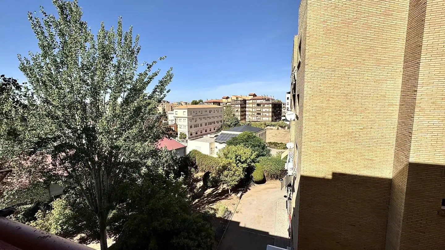 Vista exterior de Pis de lloguer en Granada amb Aire condicionat, Calefacció i Moblat