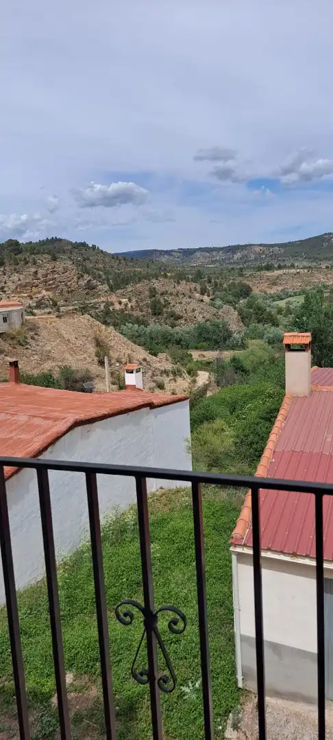 Vista exterior de Casa o chalet en venta en Enguídanos con Amueblado, Horno y Lavadora