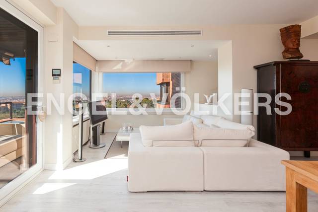 Apartamento en Alquiler en Avenida de Menéndez Pelayo en Niño Jesús