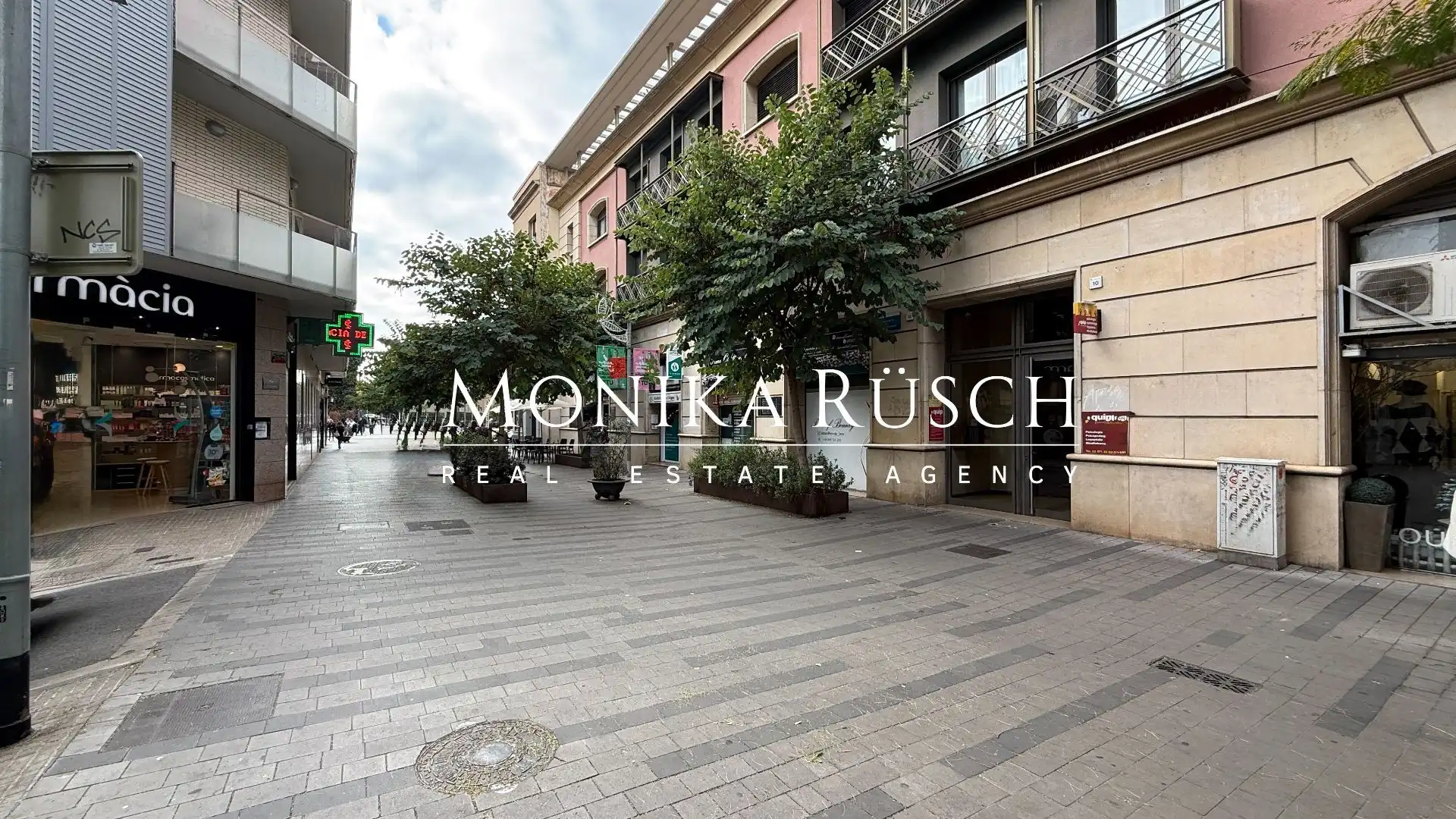 Exterior view of Office for sale in Cornellà de Llobregat  with Air Conditioner and Heating
