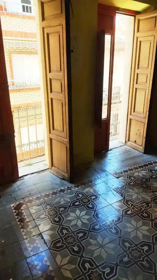Casa adosada en venda en Yecla amb Balcó