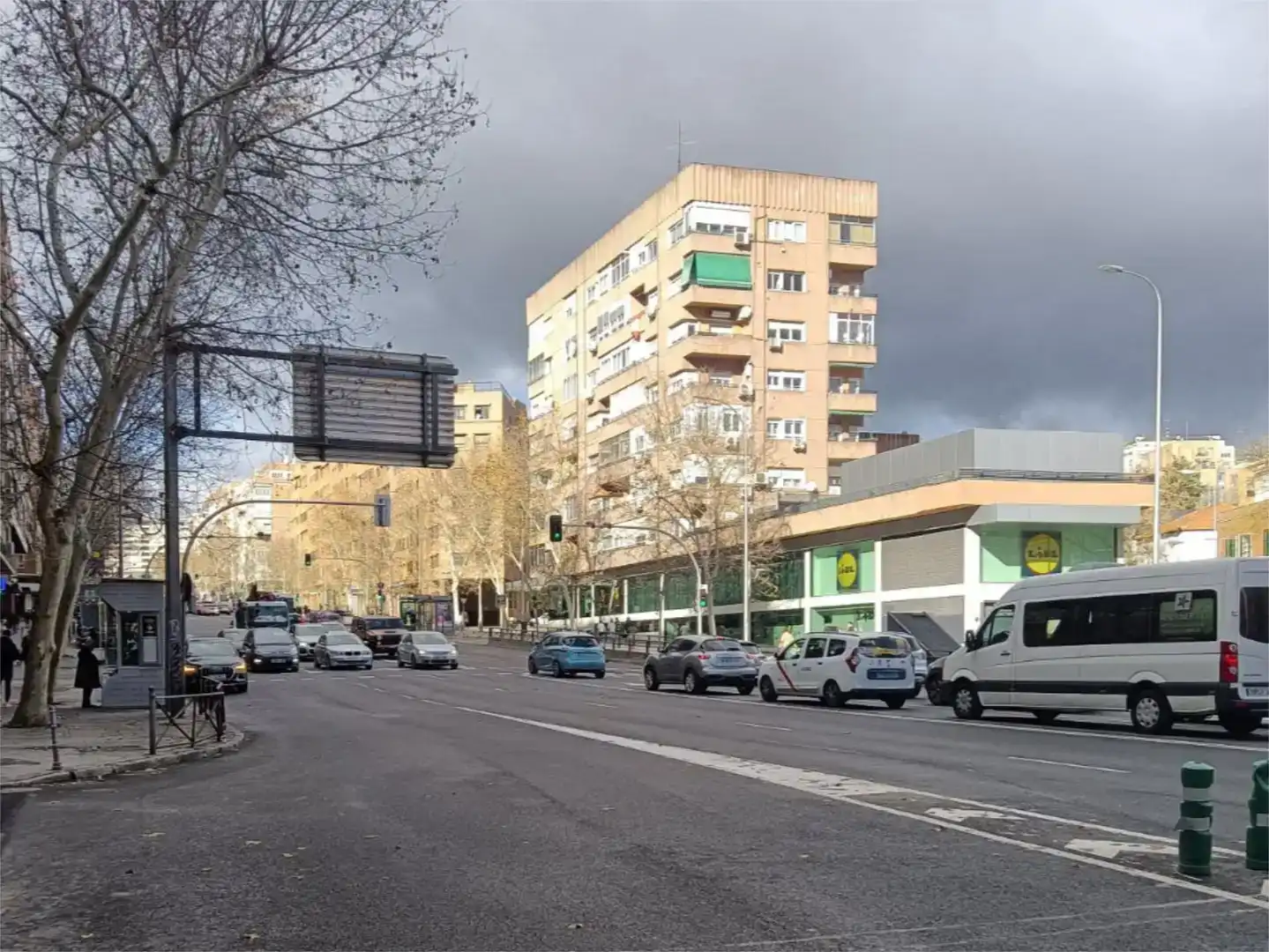 Vista exterior de Local en venta en Madrid con Aire acondicionado