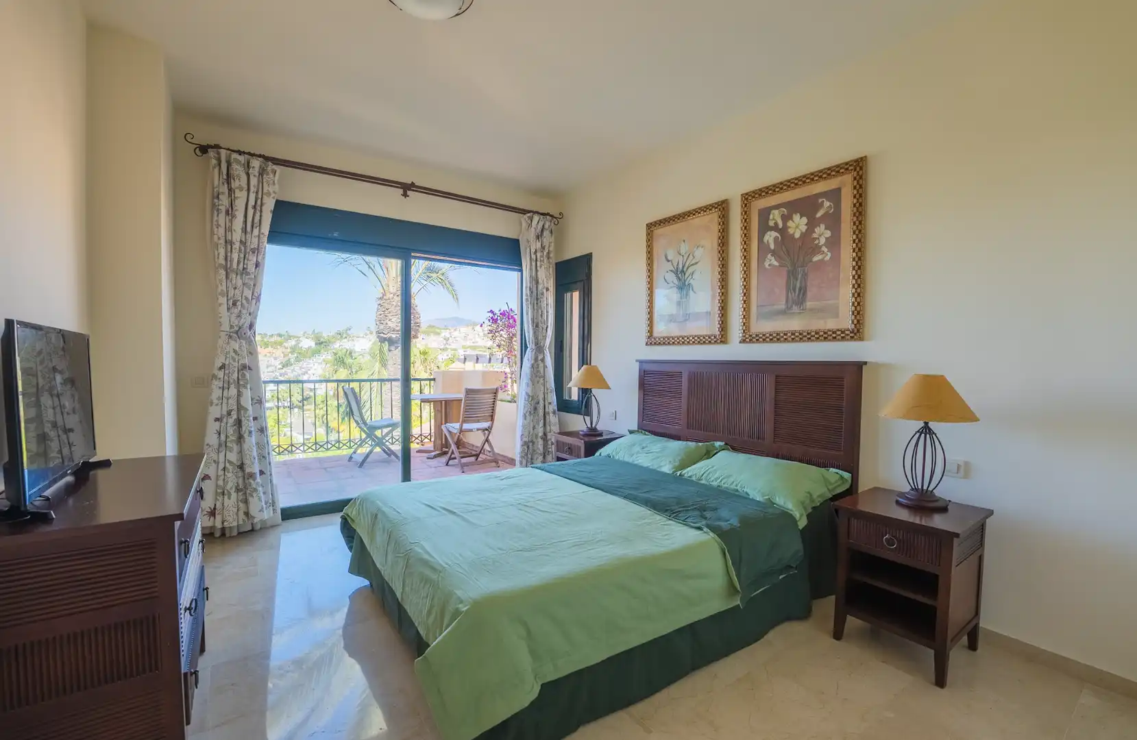 Habitación de Apartamento de alquiler en Estepona con Aire acondicionado, Calefacción y Terraza