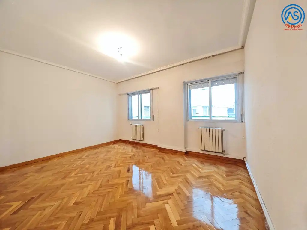Habitación de Piso en venta en Zaragoza con Calefacción, Parquet y Horno