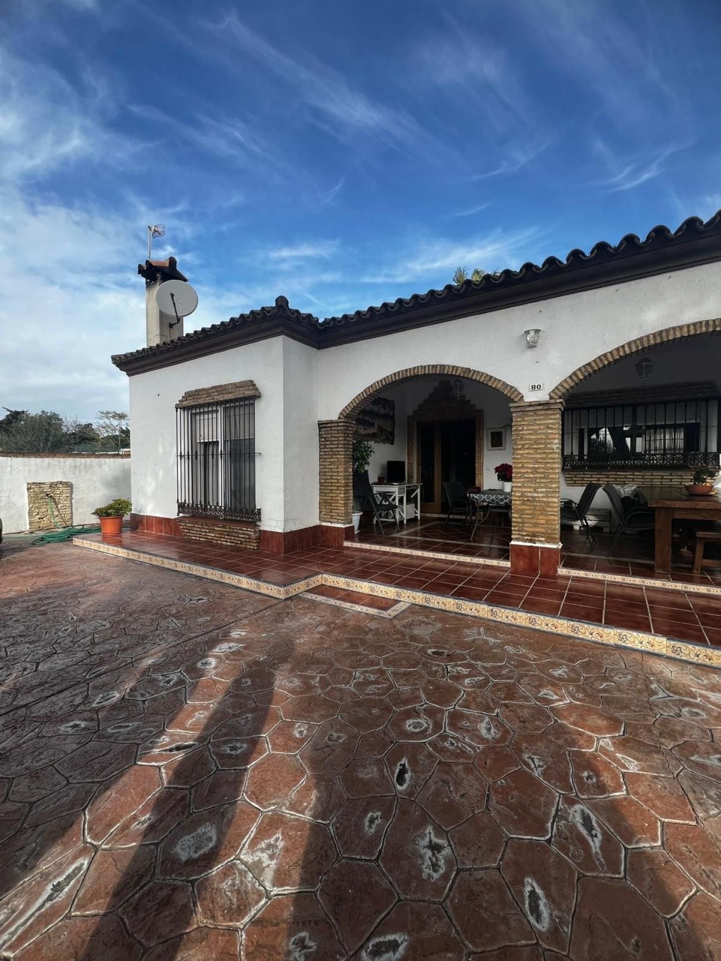 Exterior view of House or chalet for sale in Chiclana de la Frontera  with Air Conditioner, Heating and Terrace