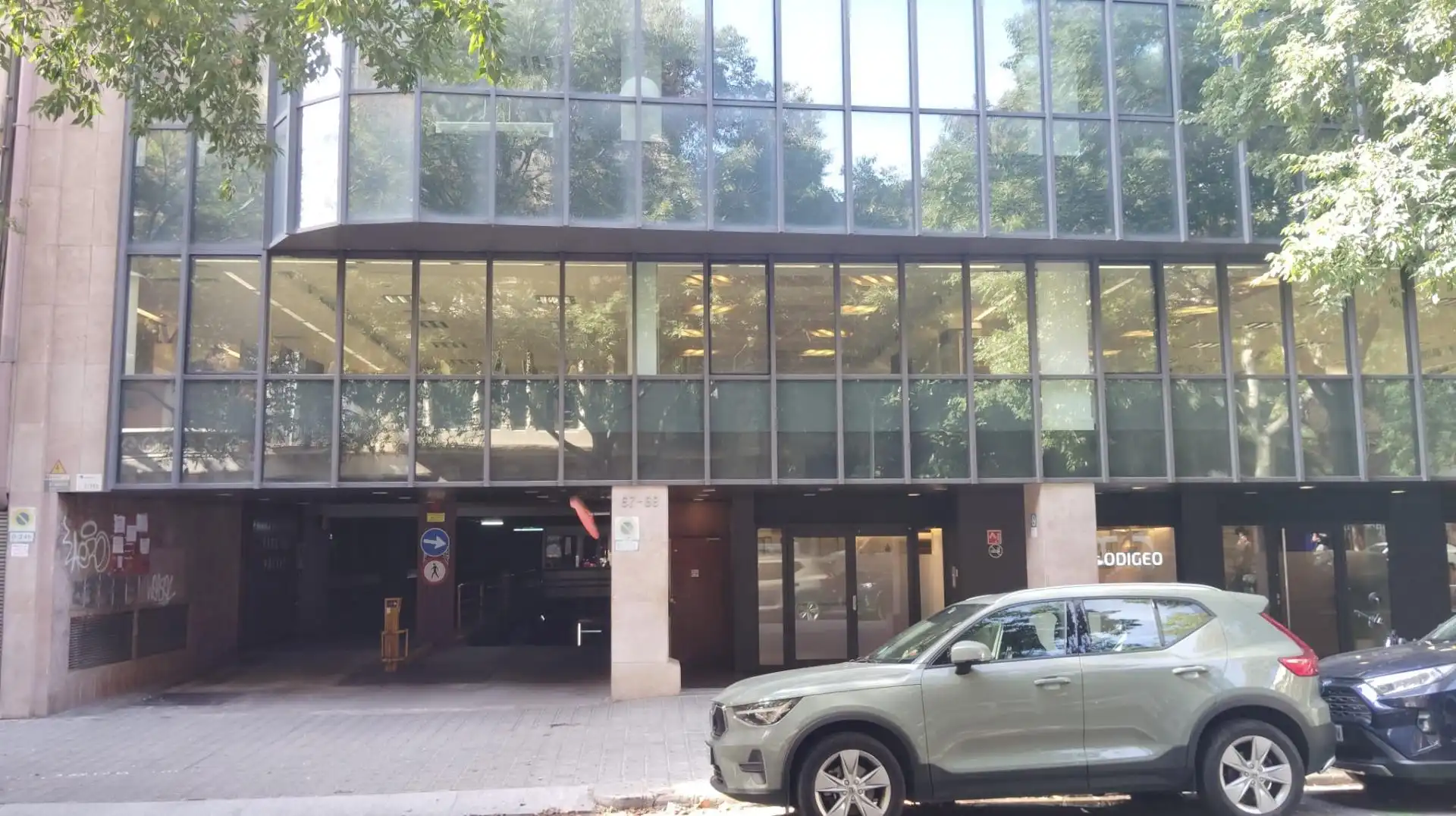 Außenansicht von Garage zur Miete in Barcelona