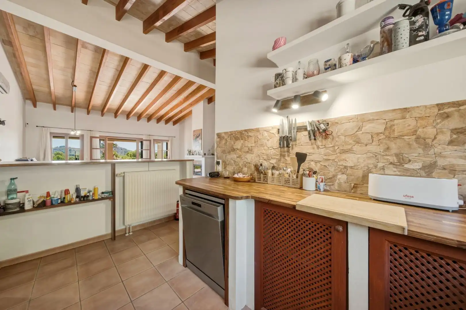 Cocina de Finca rústica en venta en Font de Sa Cala