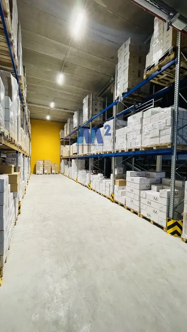 Nave industrial en venta en Alcobendas