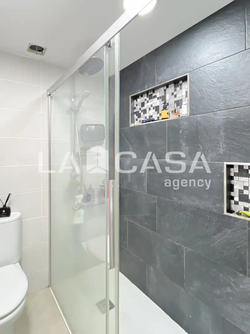 Piso en venta en Badalona con Terraza y Balcón