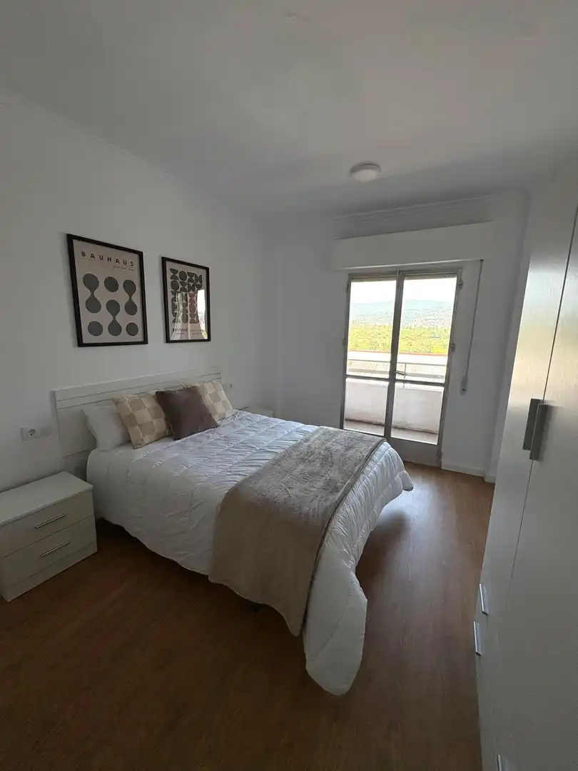Bedroom of Flat for rent in Ourense Capital   with Heating, Furnished and Balcony