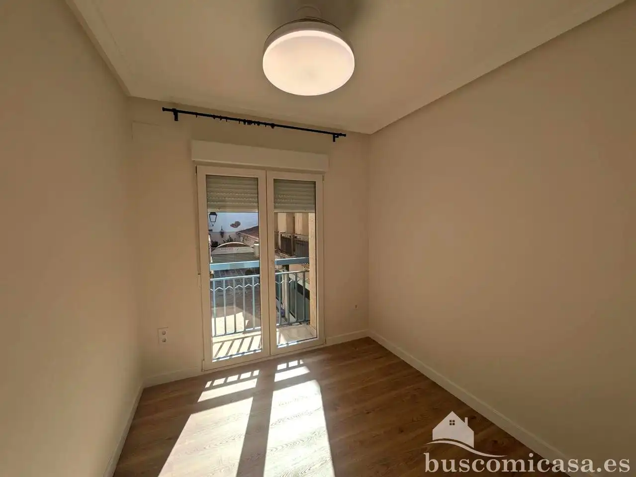 Flat for rent in Calle Canalejas, Centro ciudad