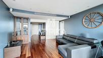 Sala d'estar de Àtic en venda en  Barcelona Capital amb Aire condicionat, Parquet i Terrassa