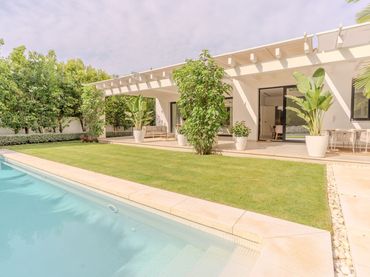Casa amb piscina en venda a Milla de Oro