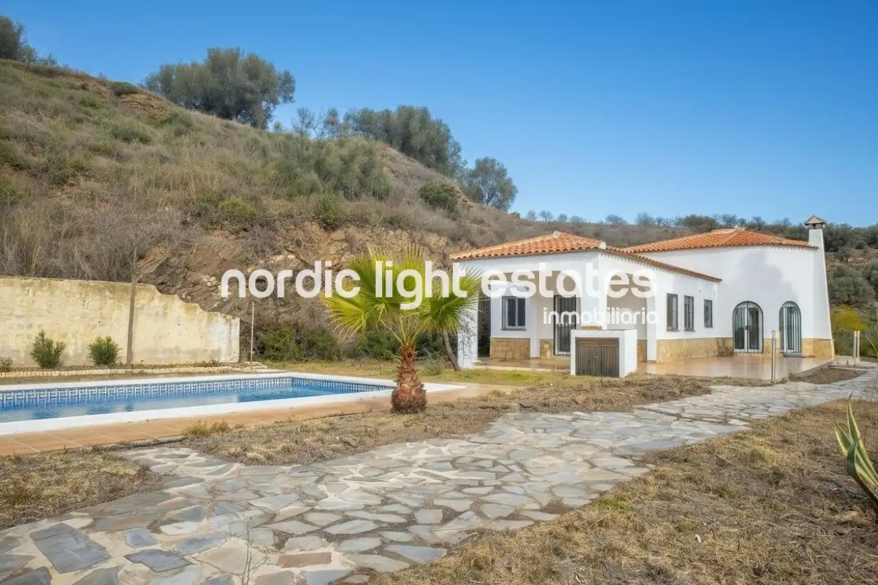 Casa amb piscina en venda a Arenas, imagen 2