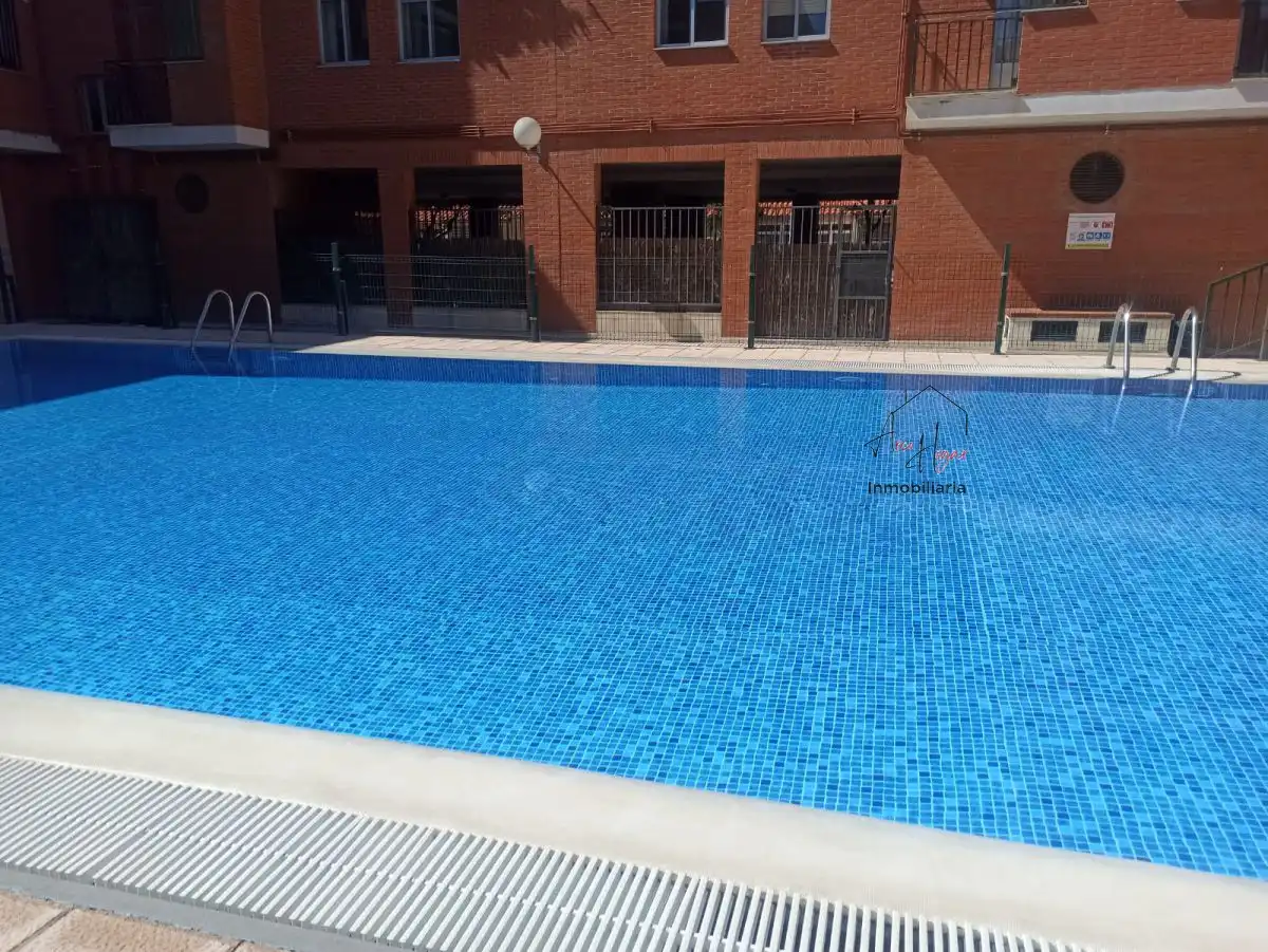 Swimming pool of Flat for rent in Salamanca  with Heating, Parquet flooring and Terrace