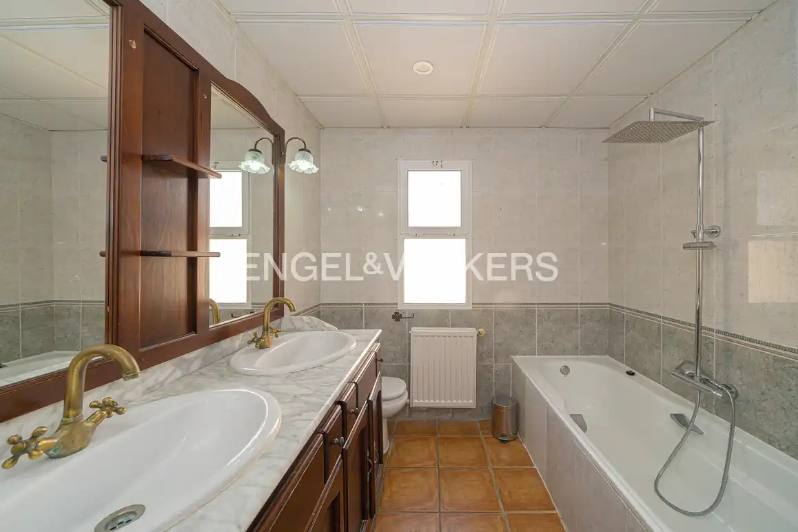 Baño de Casa o chalet en venta en La Nucia con Aire acondicionado, Jardín privado y Piscina