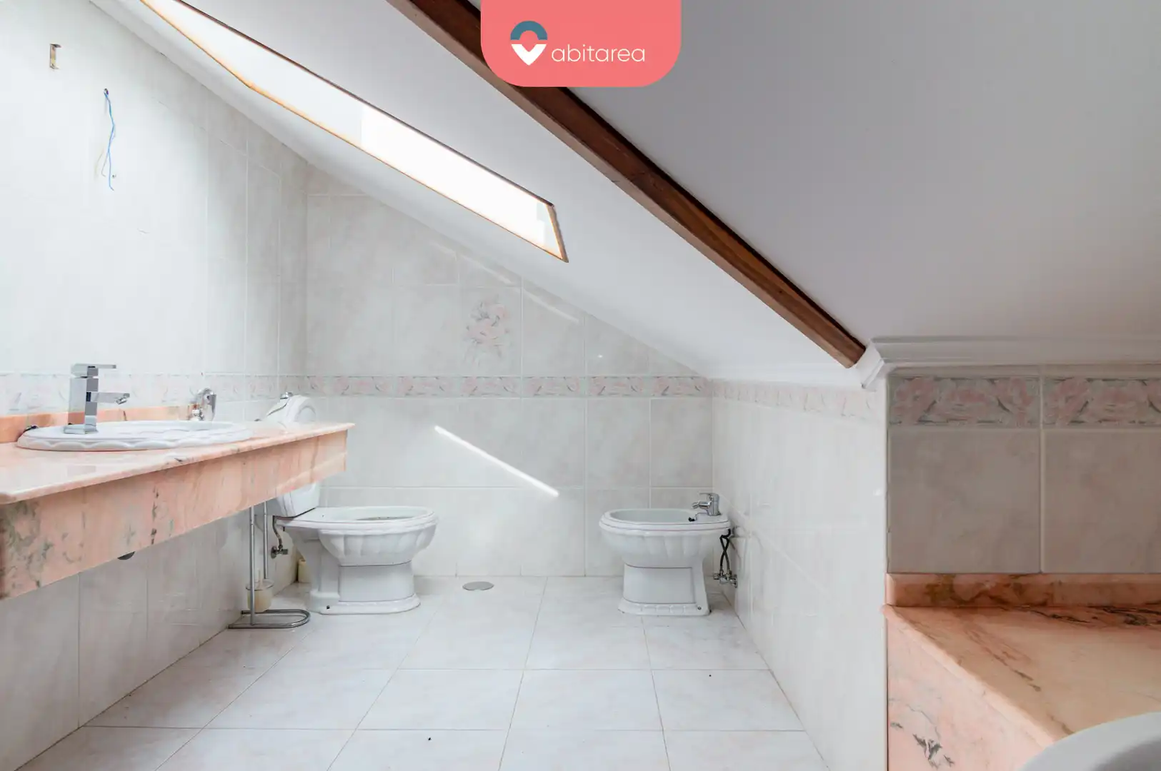 Baño de Casa o chalet en venta en Santa Cruz de Bezana con Calefacción, Jardín privado y Parquet