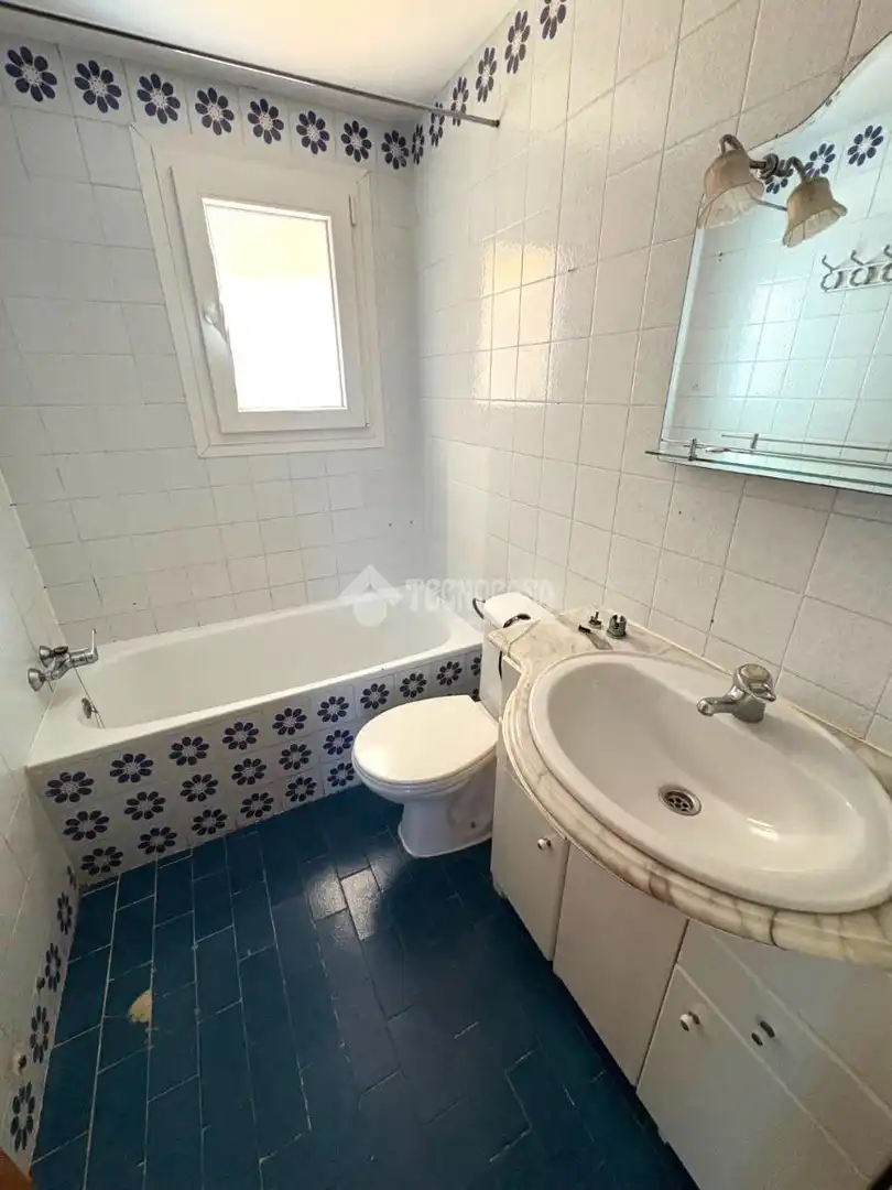 Bathroom of Flat for sale in Móstoles  with Heating