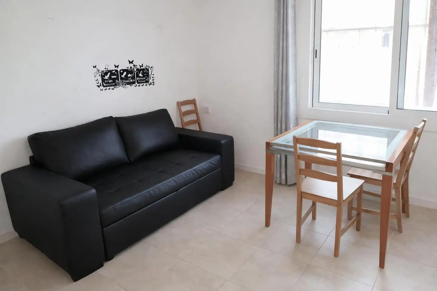 Living room of Ground floor for sale in Barcelona