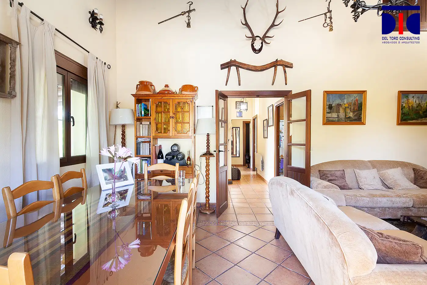 Sala de estar de Finca rústica en venta en Fuenteheridos con Aire acondicionado, Calefacción y Jardín privado
