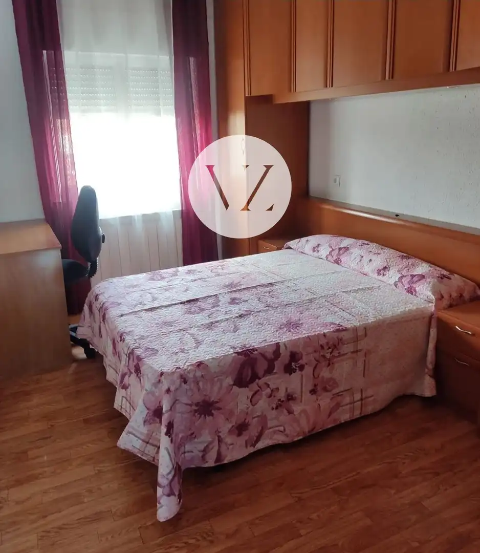 Bedroom of Flat for rent in Salamanca  with Heating, Parquet flooring and Furnished
