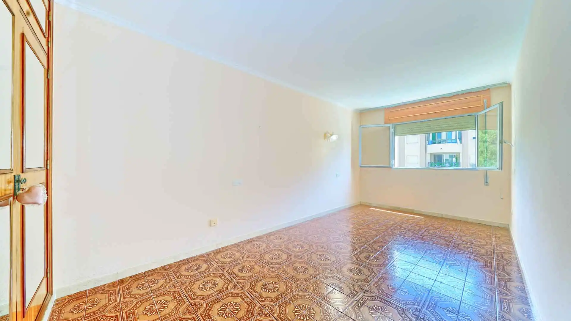 Habitación de Apartamento en venta en Marbella con Aire acondicionado, Terraza y Trastero