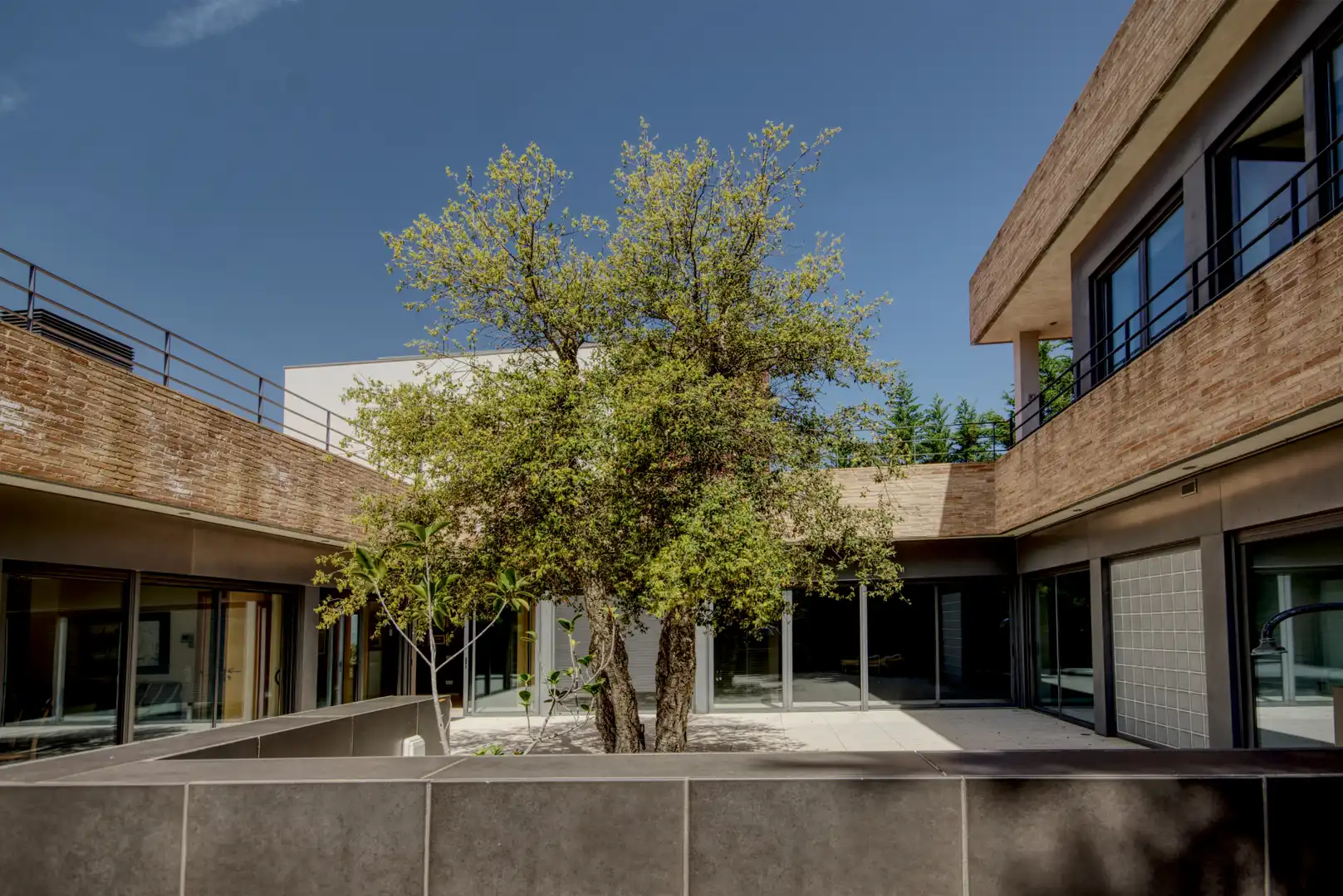 Außenansicht von Haus oder Chalet zum Verkauf in Sant Cugat del Vallès mit Klimaanlage, Heizung und Privatgarten