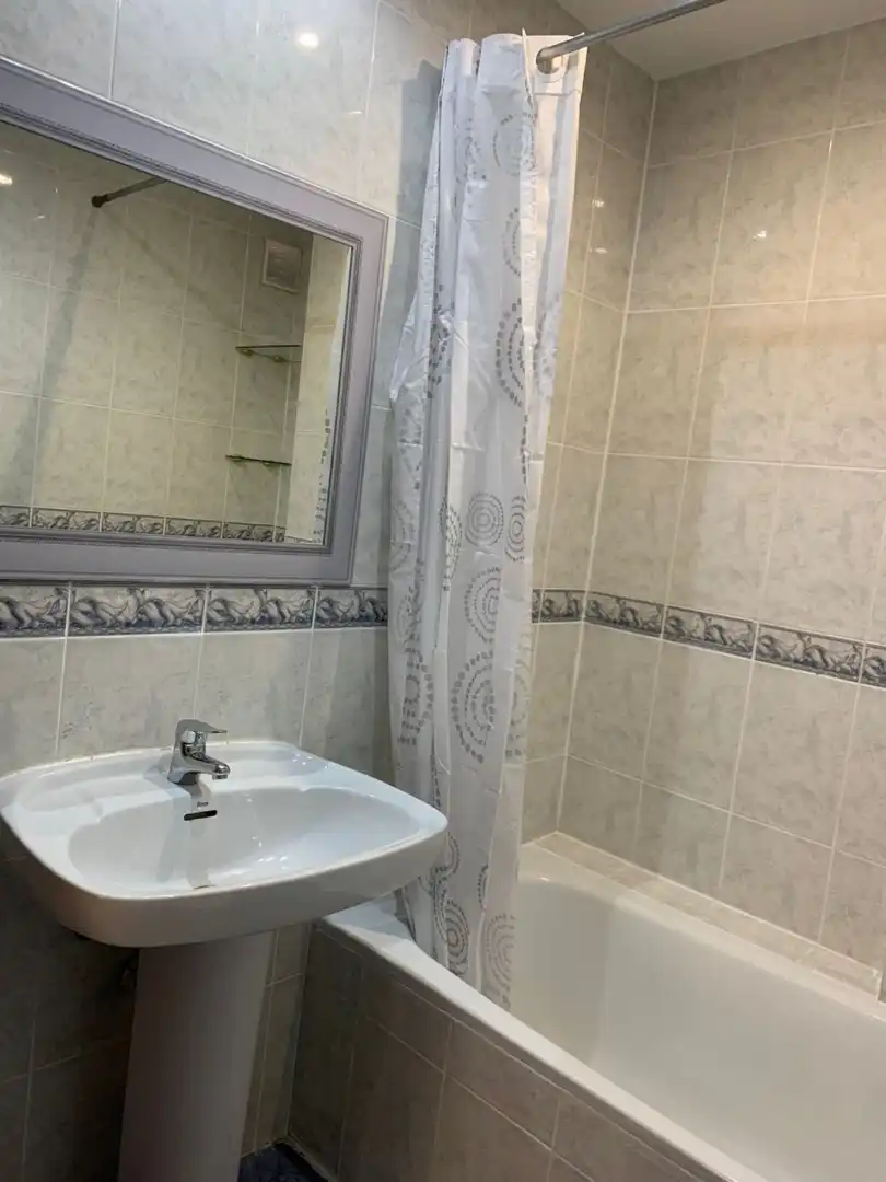 Bathroom of Flat for sale in Madrid  with Heating and Storage room