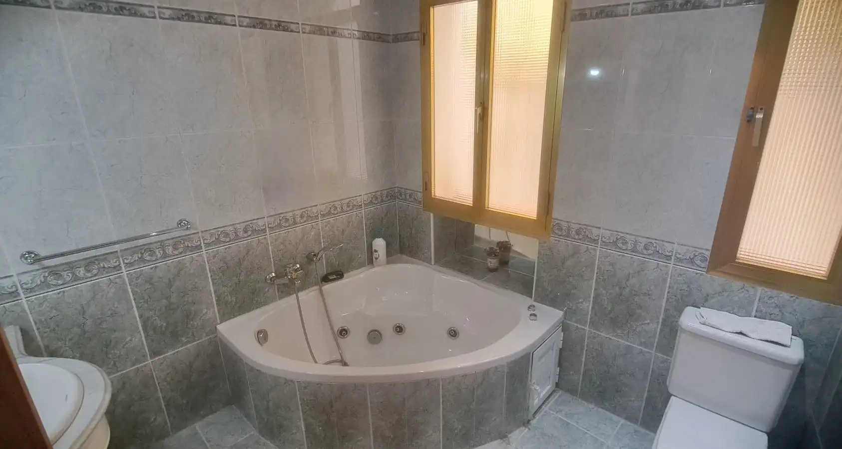 Bathroom of Flat for rent in Madrid  with Heating and Furnished