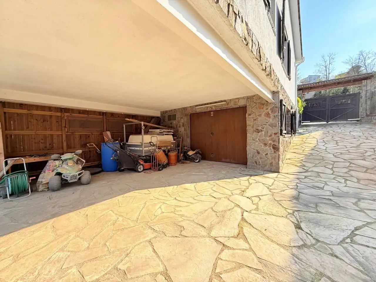 Parking of Houses for sale in Riells i Viabrea  with Air Conditioner, Heating and Private garden