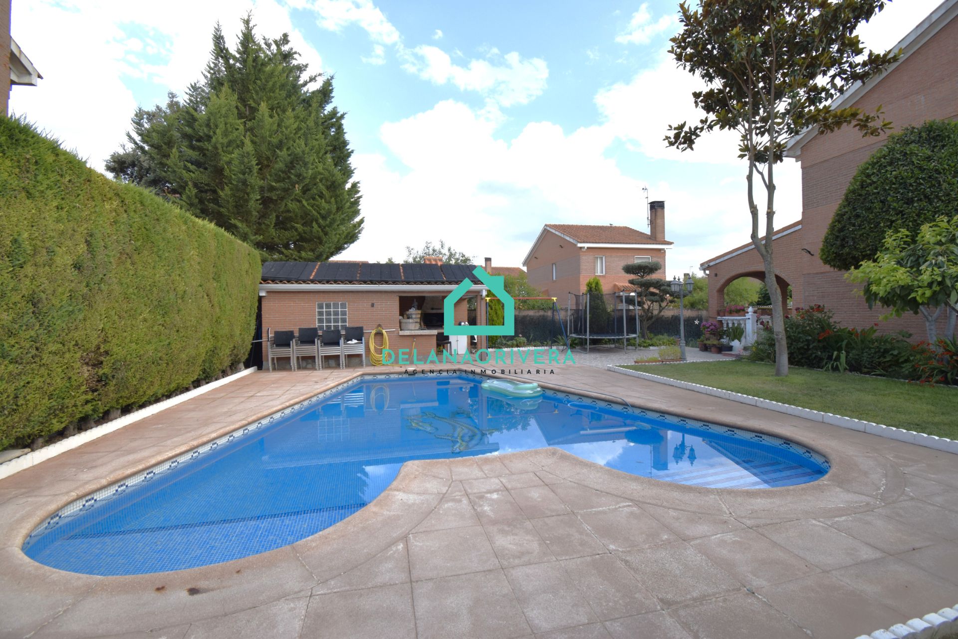 Piscina de Casa o xalet en venda en Pioz amb Aire condicionat, Calefacció i Jardí privat