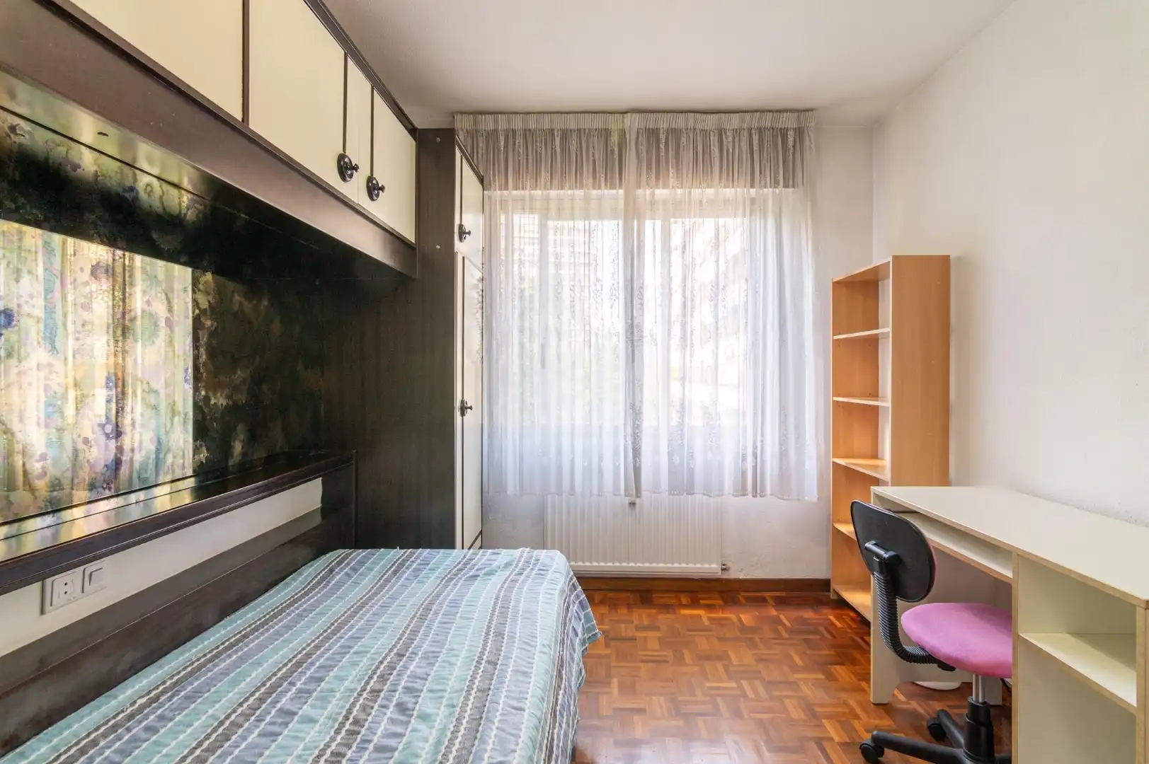 Dormitori de Pis en venda en  Pamplona / Iruña amb Parquet, Terrassa i Balcó