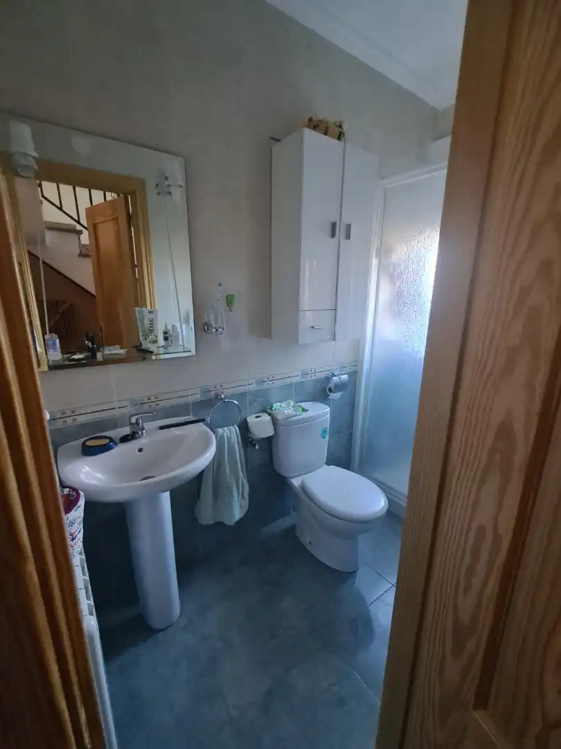 Bathroom of Houses for sale in La Cabeza de Béjar   with Furnished