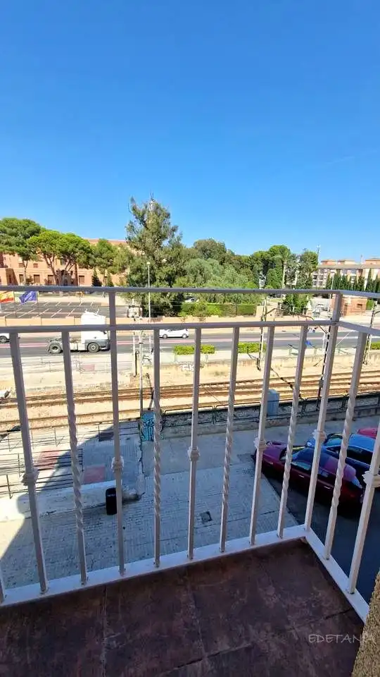 Vista exterior de Piso para compartir en Moncada con Aire acondicionado, Calefacción y Amueblado