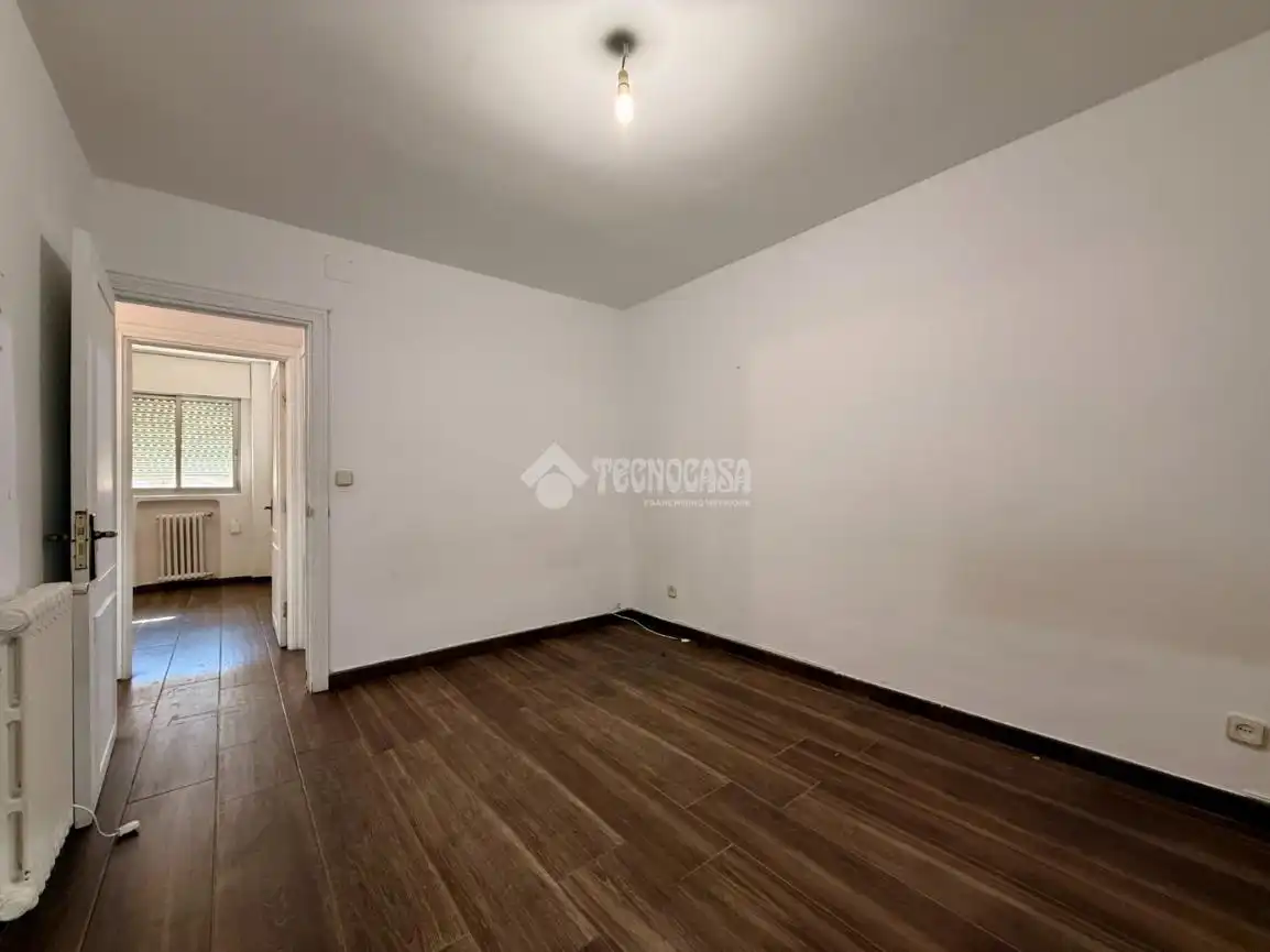 Bedroom of Flat for sale in Moratalaz
