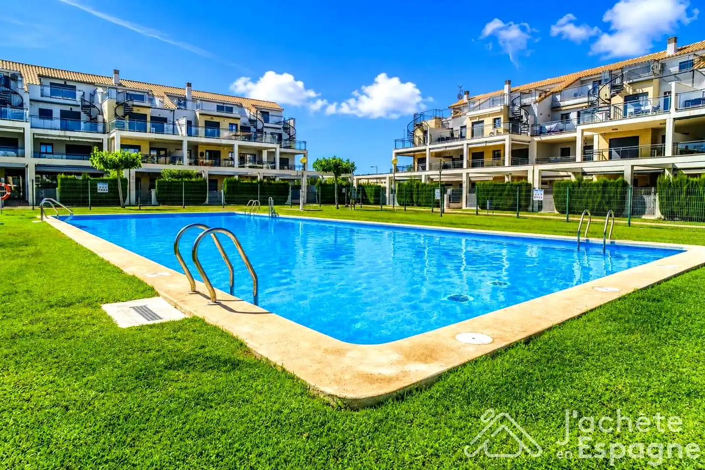 Piscina de Dúplex en venta en San Jorge / Sant Jordi con Aire acondicionado, Terraza y Trastero
