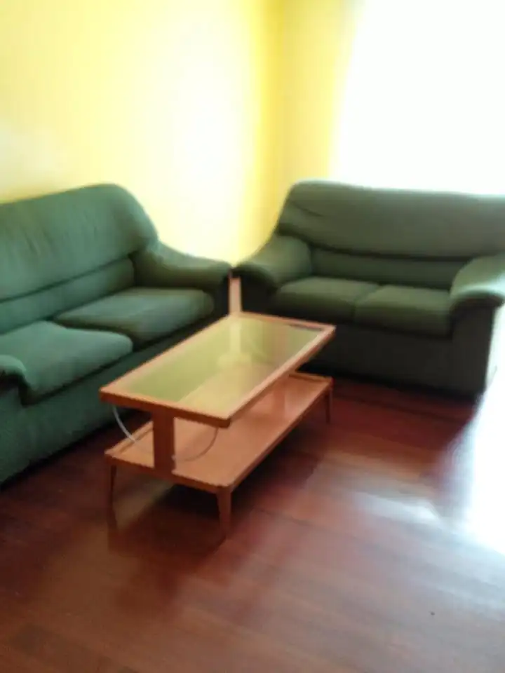 Sala de estar de Planta baja en venta en Santiago de Compostela  con Calefacción, Trastero y Amueblado