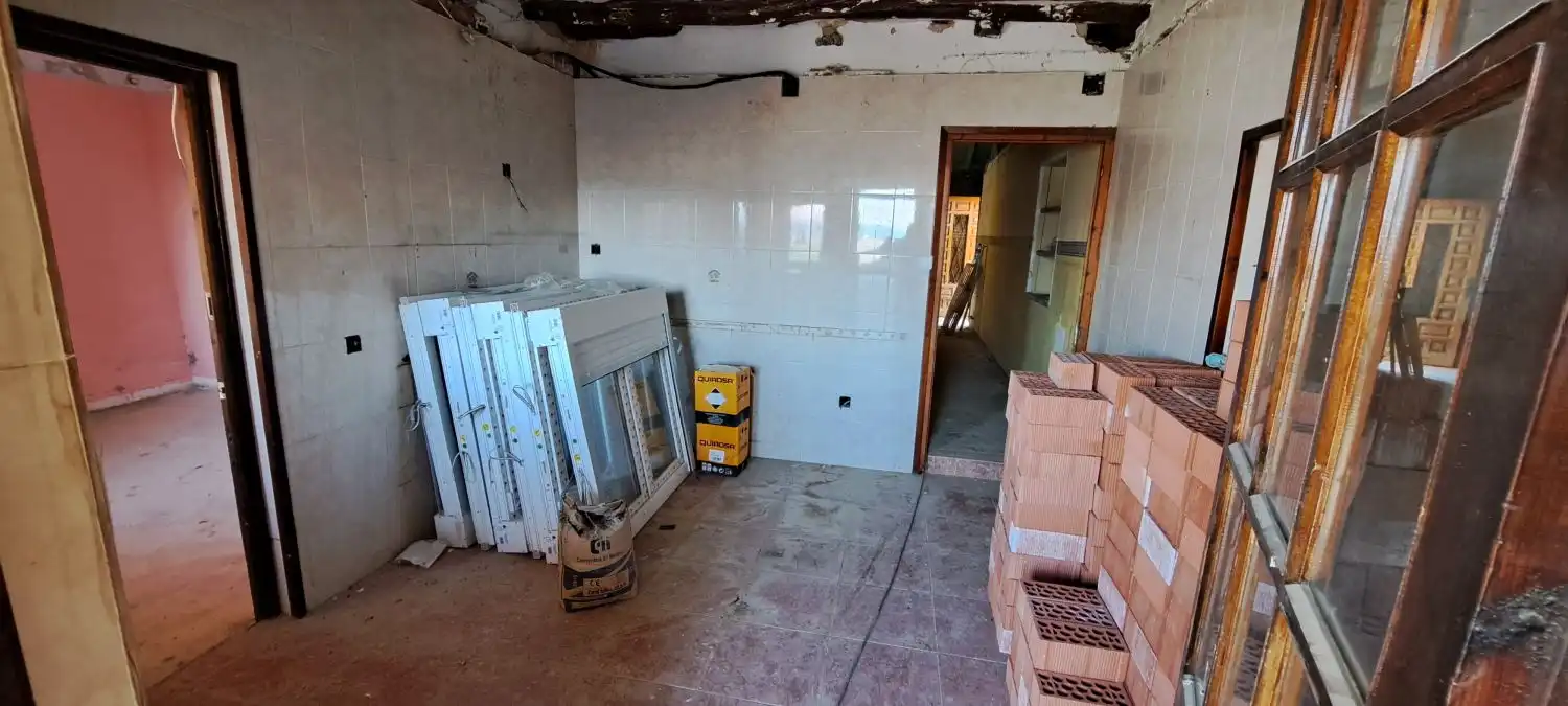 Houses for sale in Almuniente  with Terrace and Storage room
